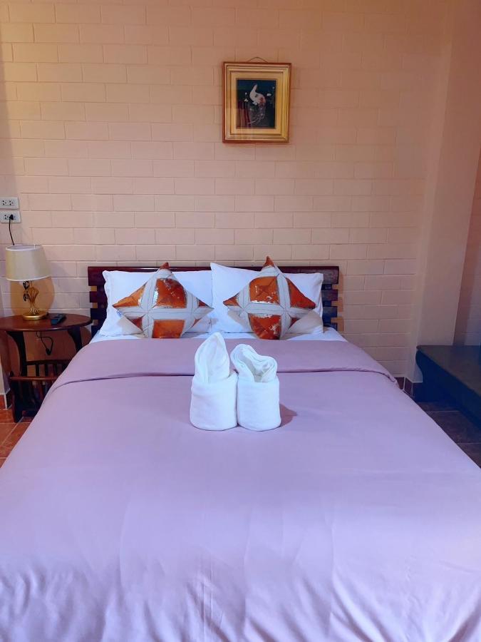 Bunraksa Resort 캄팽 펫 외부 사진